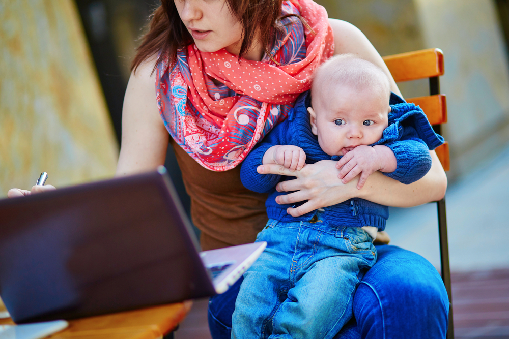 Panel Survey Young Mother Field Agent